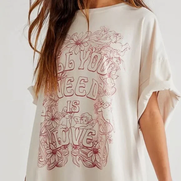 DAYDREAMER | All You Need Is Love Tee | OS - Picture 4 of 13